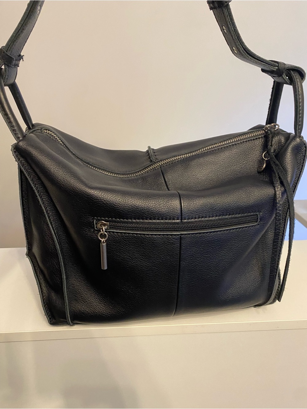 New Without Tags Le Sac Los Felix Black Leather Hobo Bag with Cross Body Strap - Picture 2 of 9